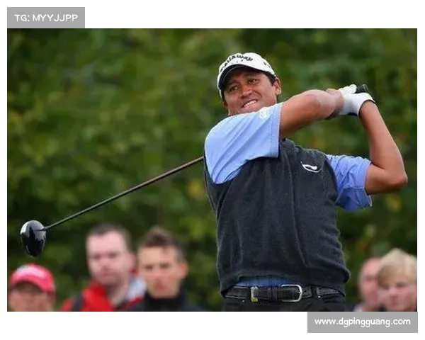 坎贝尔在球场上的位置解析与技术运用技巧分析